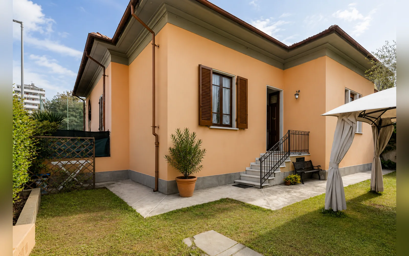A casa di Laura, Massa